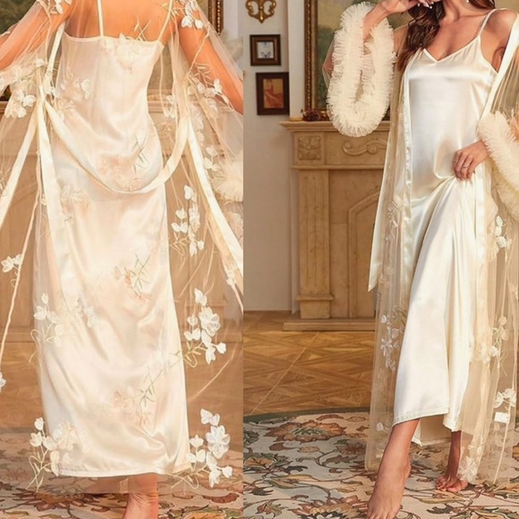Peignoir Set ~Ivory Satin Slip‎ Nightgown & Sheer Embroidered Roses Belted Robe - Picture 10 of 14